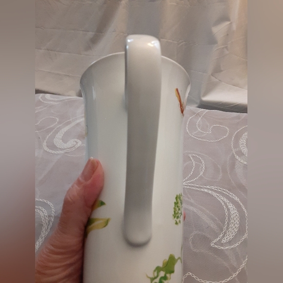 3/$15 "Butterfly Flight " Tall Coffee/Tea Mug - Picture 6 of 8